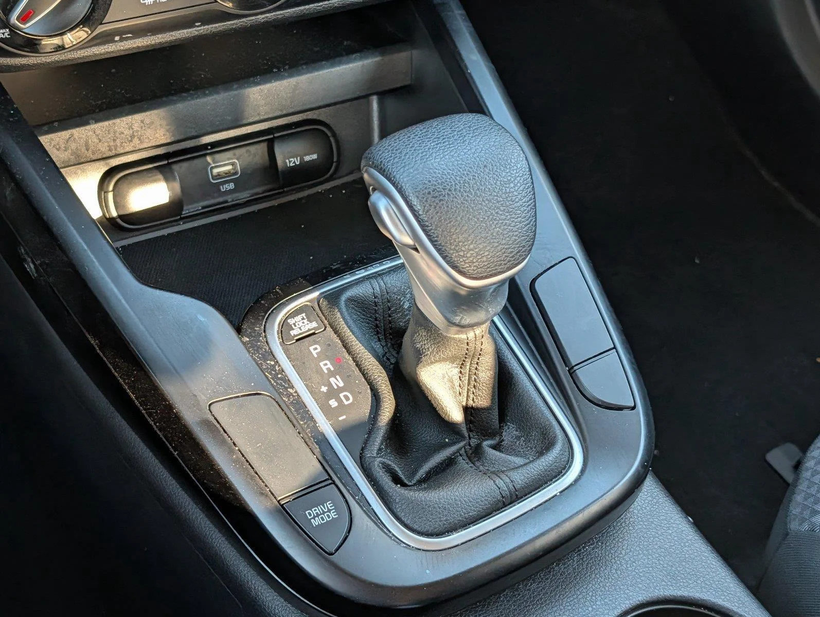 Used 2025 Steel Gray KIA LX FWD image 19