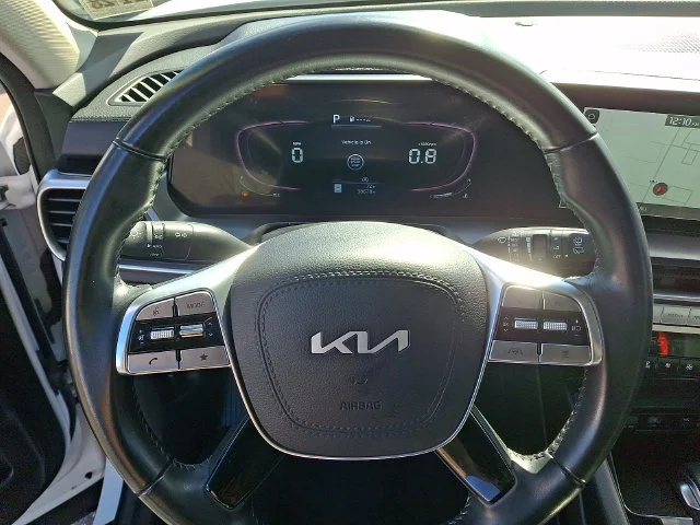 Certified Used 2024 White Kia S image 19