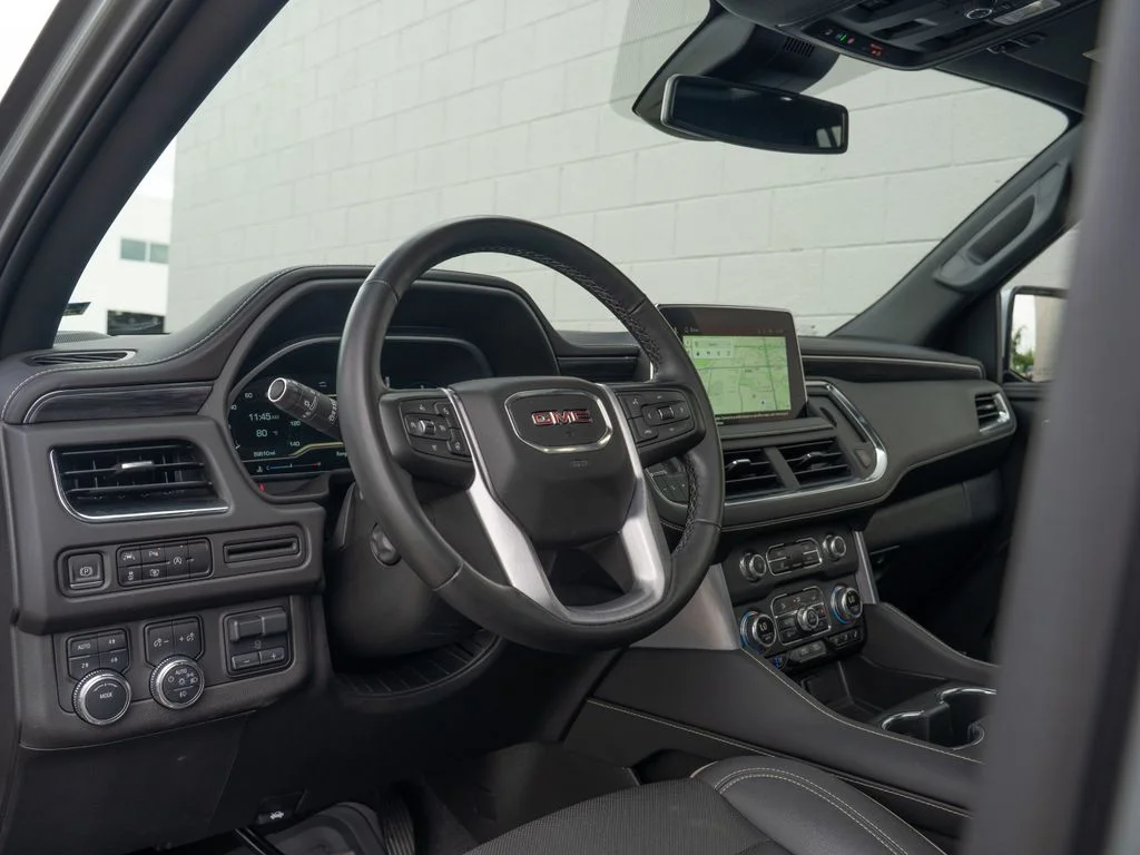 Used 2023 Silver GMC SLT image 4