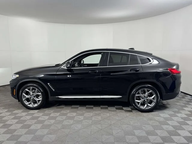 Used 2024 Black BMW xDrive30i image 11