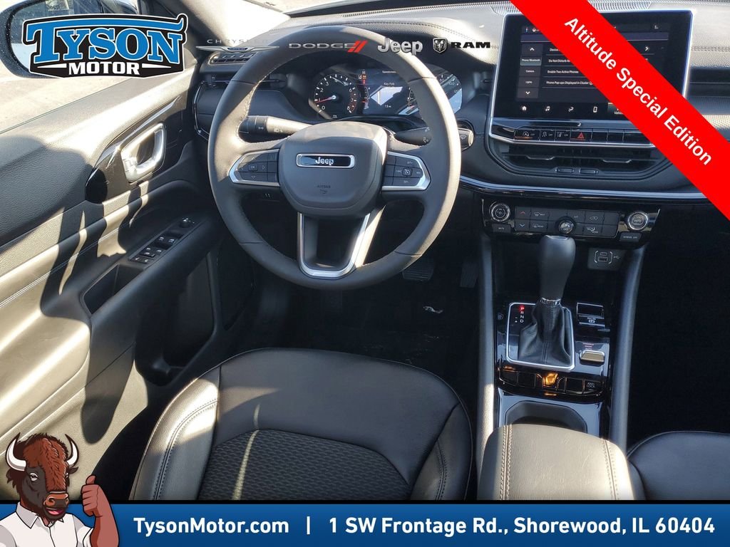 New 2026 Bright White Clearcoat Jeep Latitude image 14