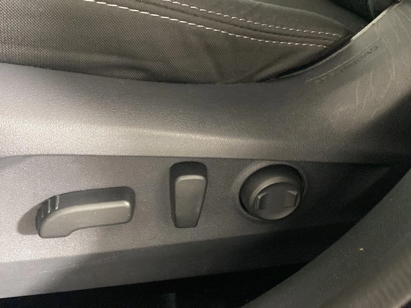 Used 2025 Crystal Black Silica Subaru Premium image 25