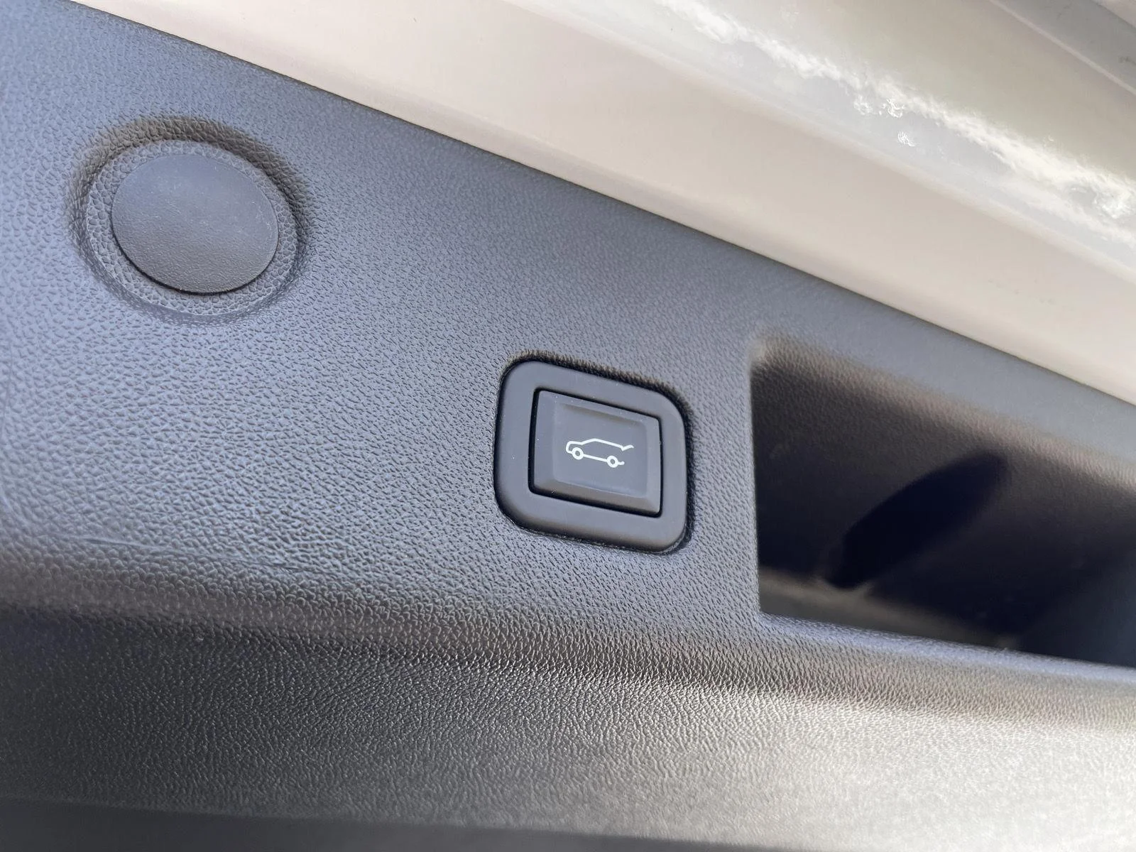 Used 2024 Summit White Chevrolet LT image 39