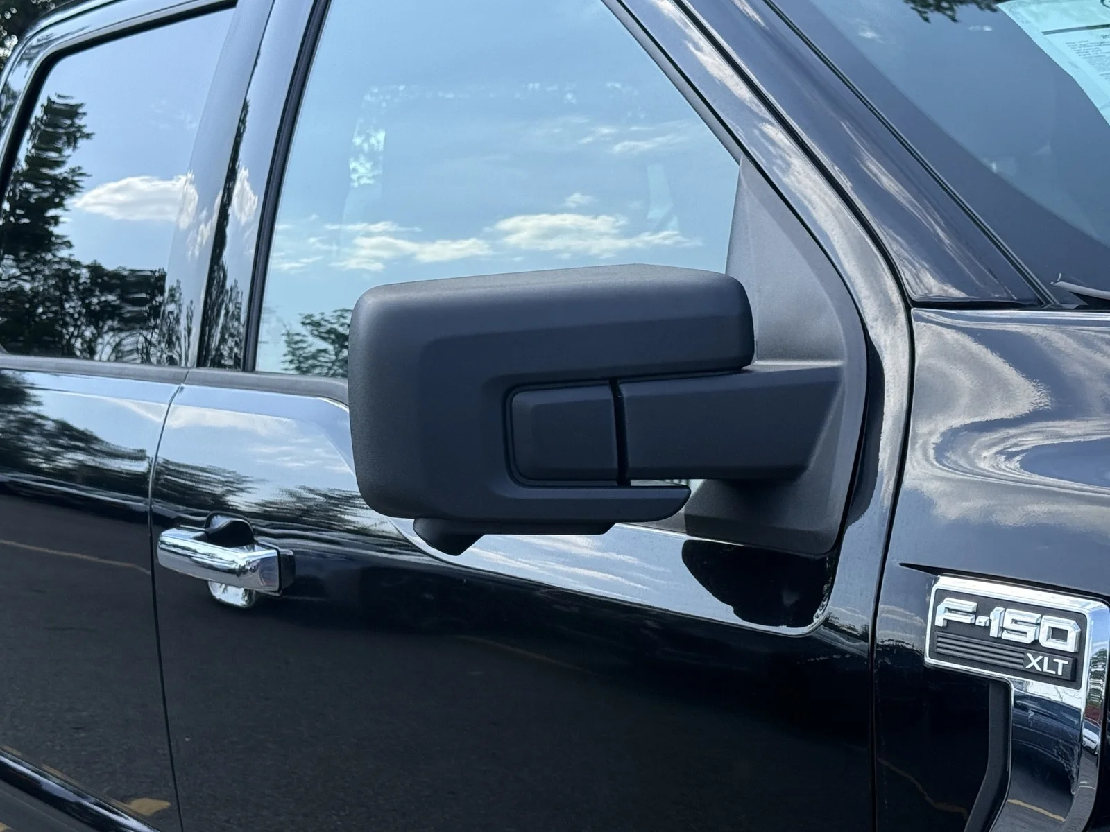 Used 2024 Agate Black Metallic Ford XLT 4WD image 37
