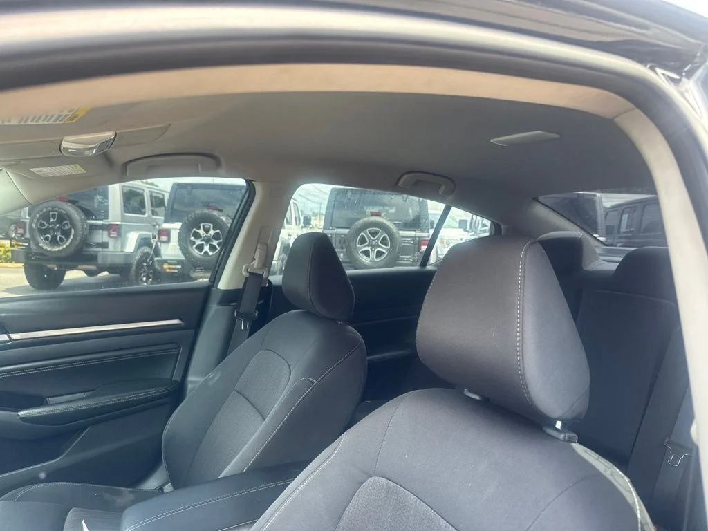 Certified Used 2021 Blue Nissan 2.5 SV image 18