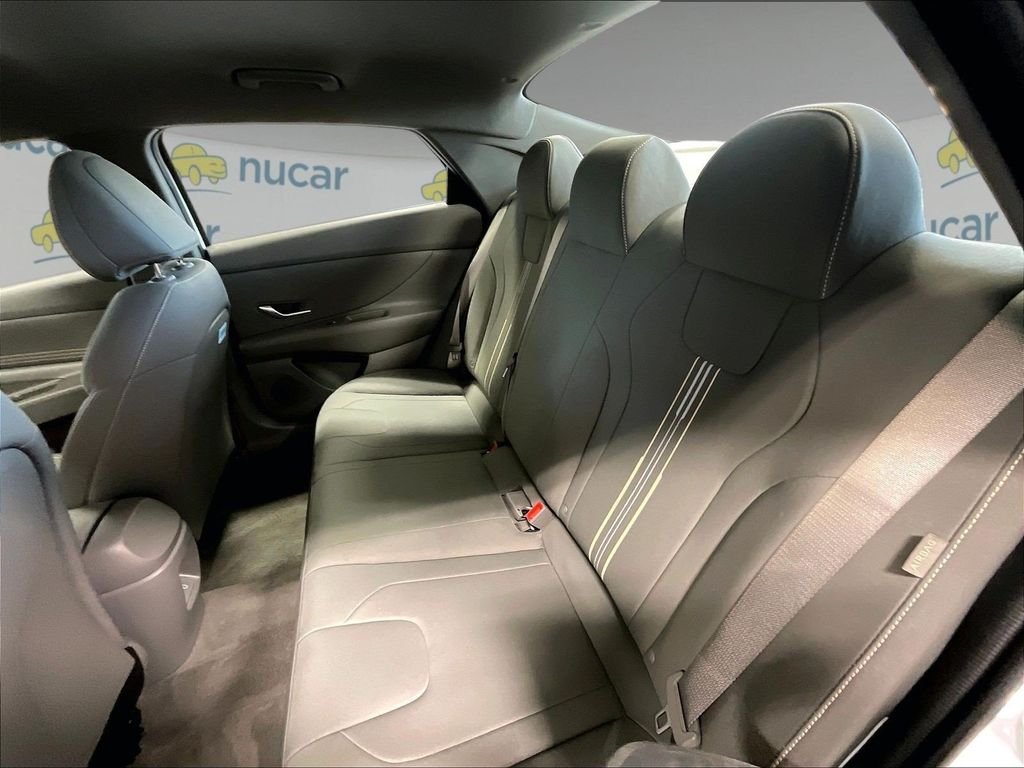 Used 2025 White Hyundai SEL Sport image 9