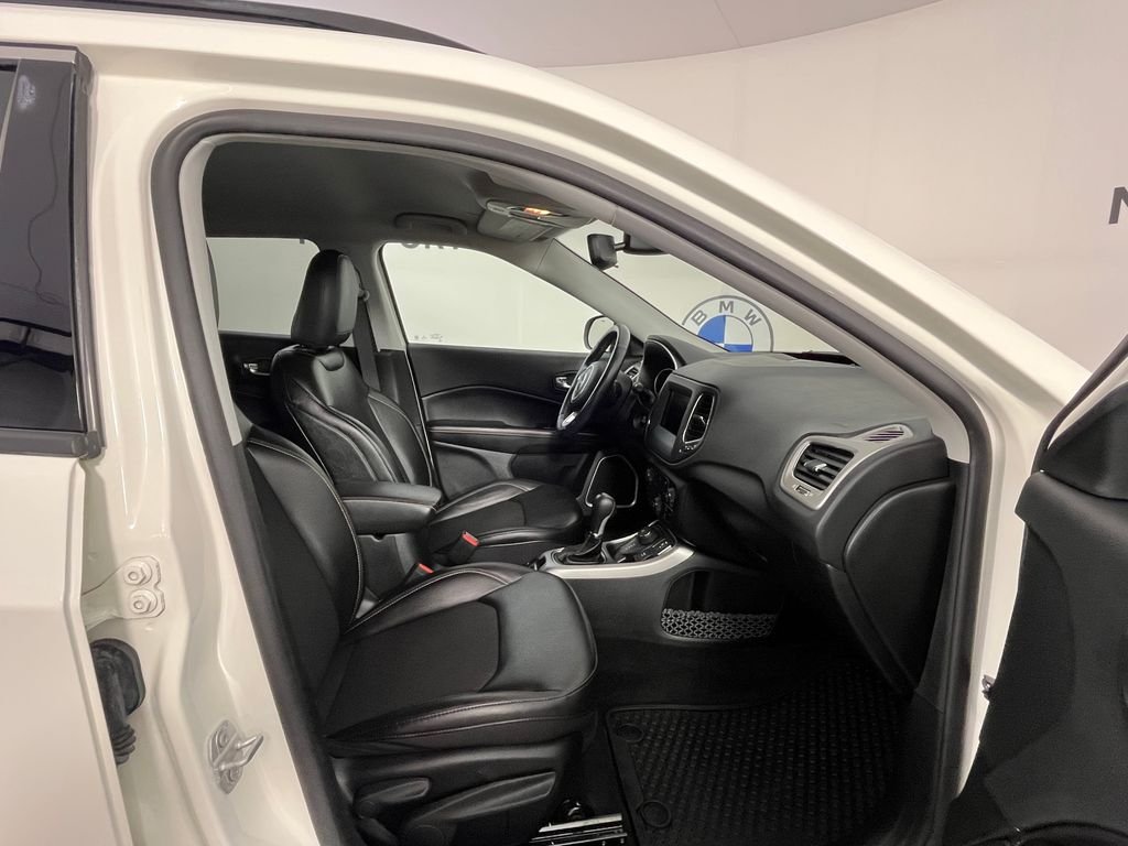 Used 2020 White Jeep Latitude image 24