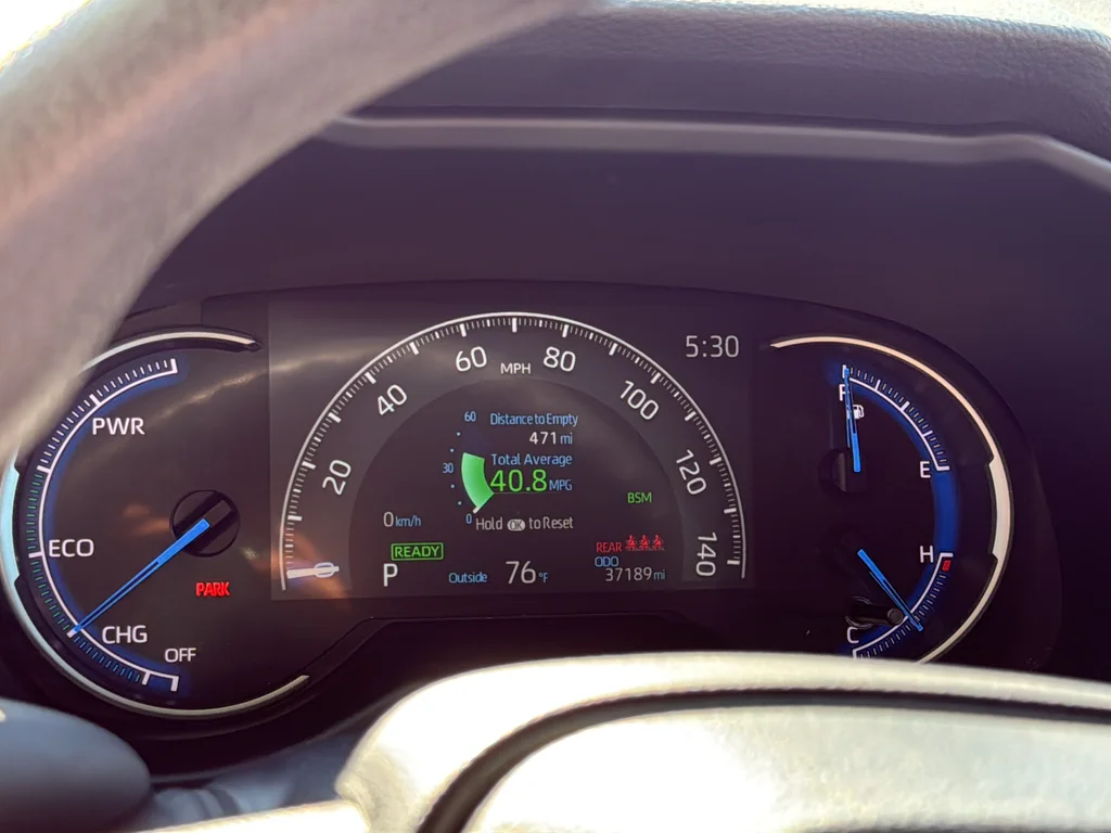 Used 2025 White Toyota XLE image 12