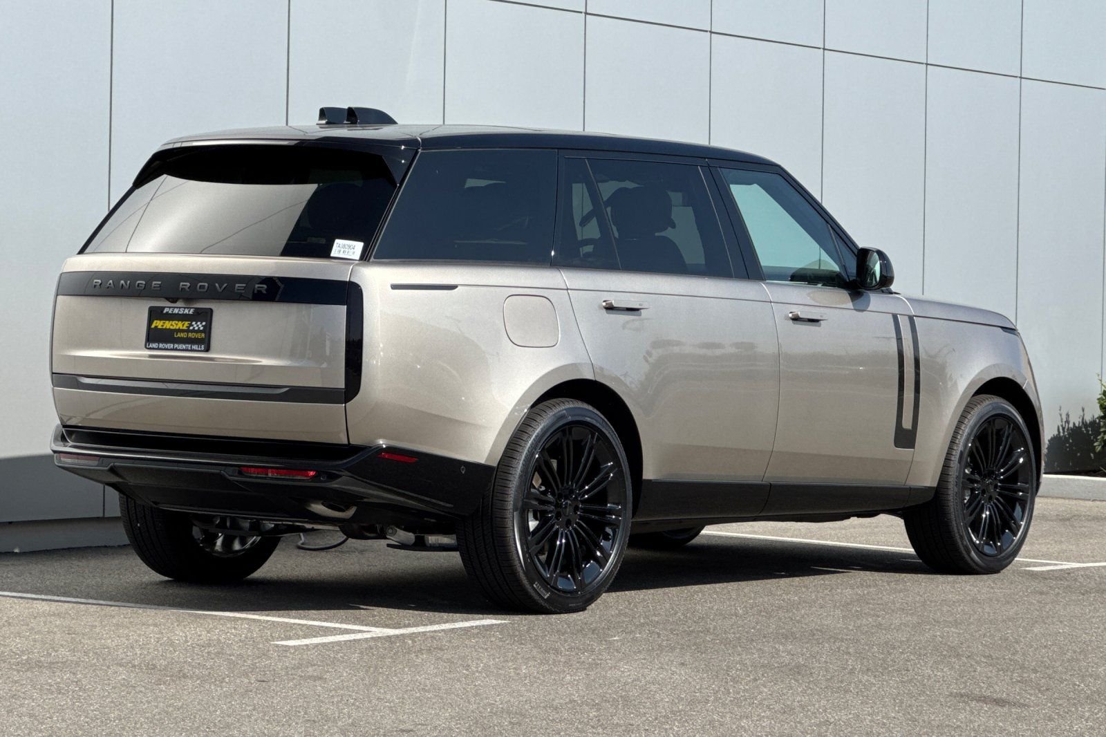 New 2026 Batumi Gold Land Rover SE image 5