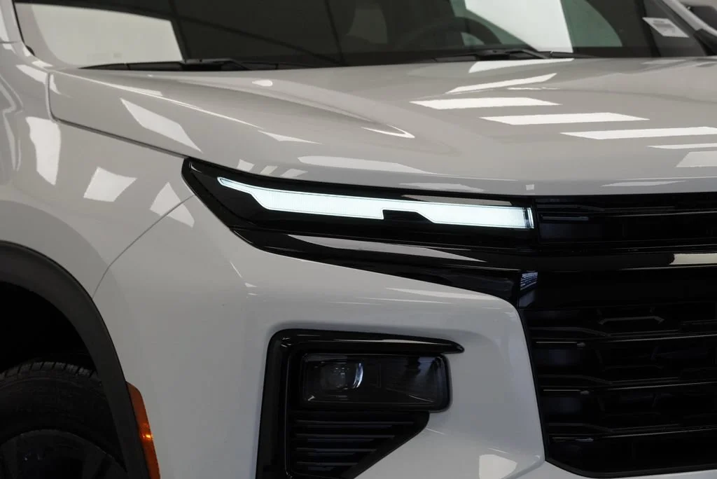 New 2027 Summit White Chevrolet LT image 32