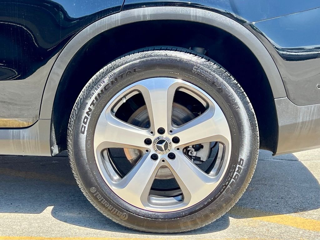 Certified Used 2022 Black Mercedes-Benz GLC 300 image 9