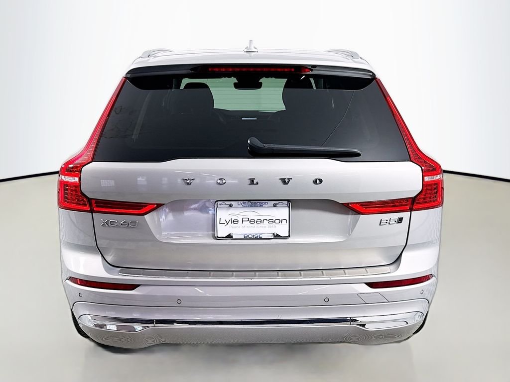 Used 2023 Silver Volvo B5 Ultimate Bright Theme image 10