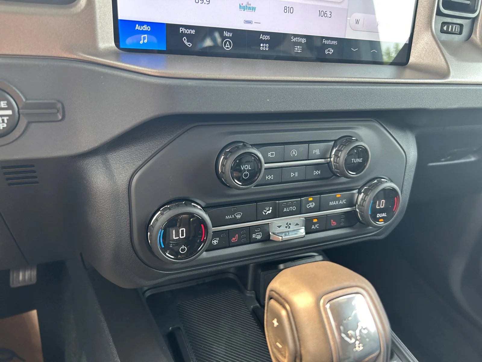 New 2026 Avalanche Grey Ford Outer Banks image 22