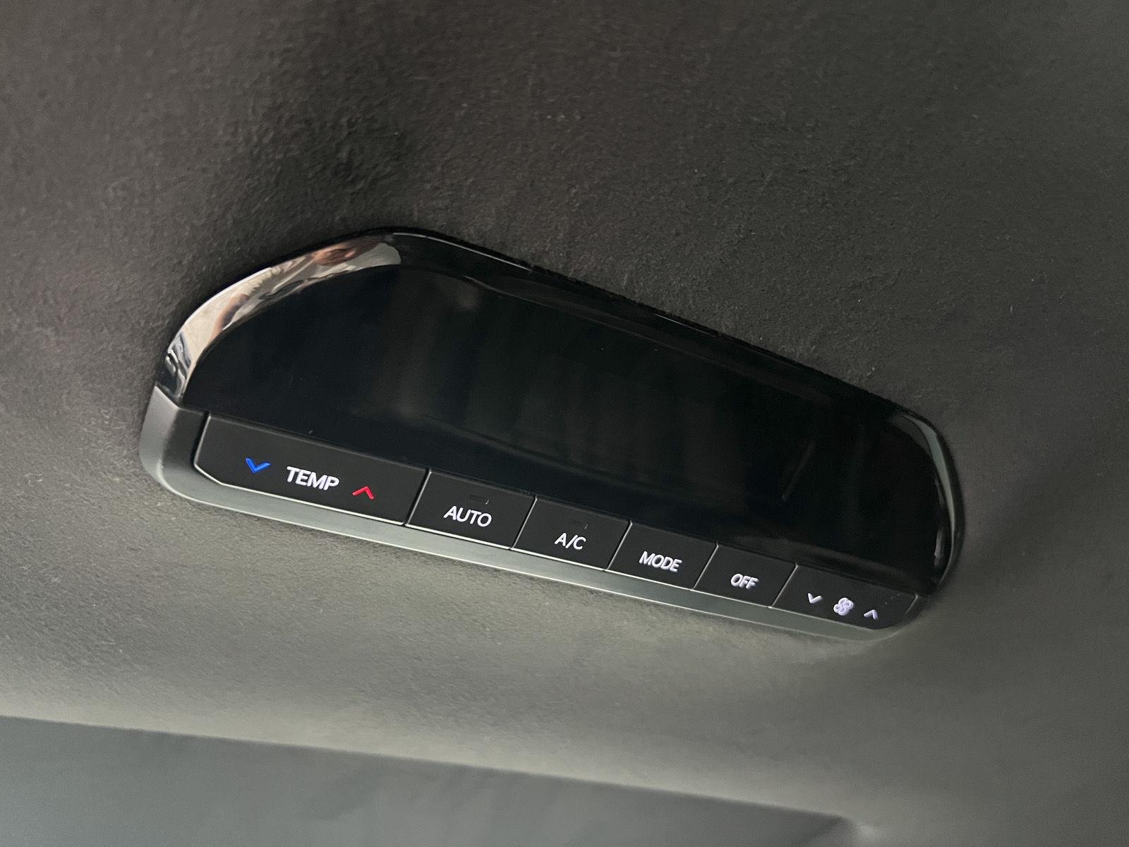 Used 2024 Snow White Pearl Kia GT-Line image 26