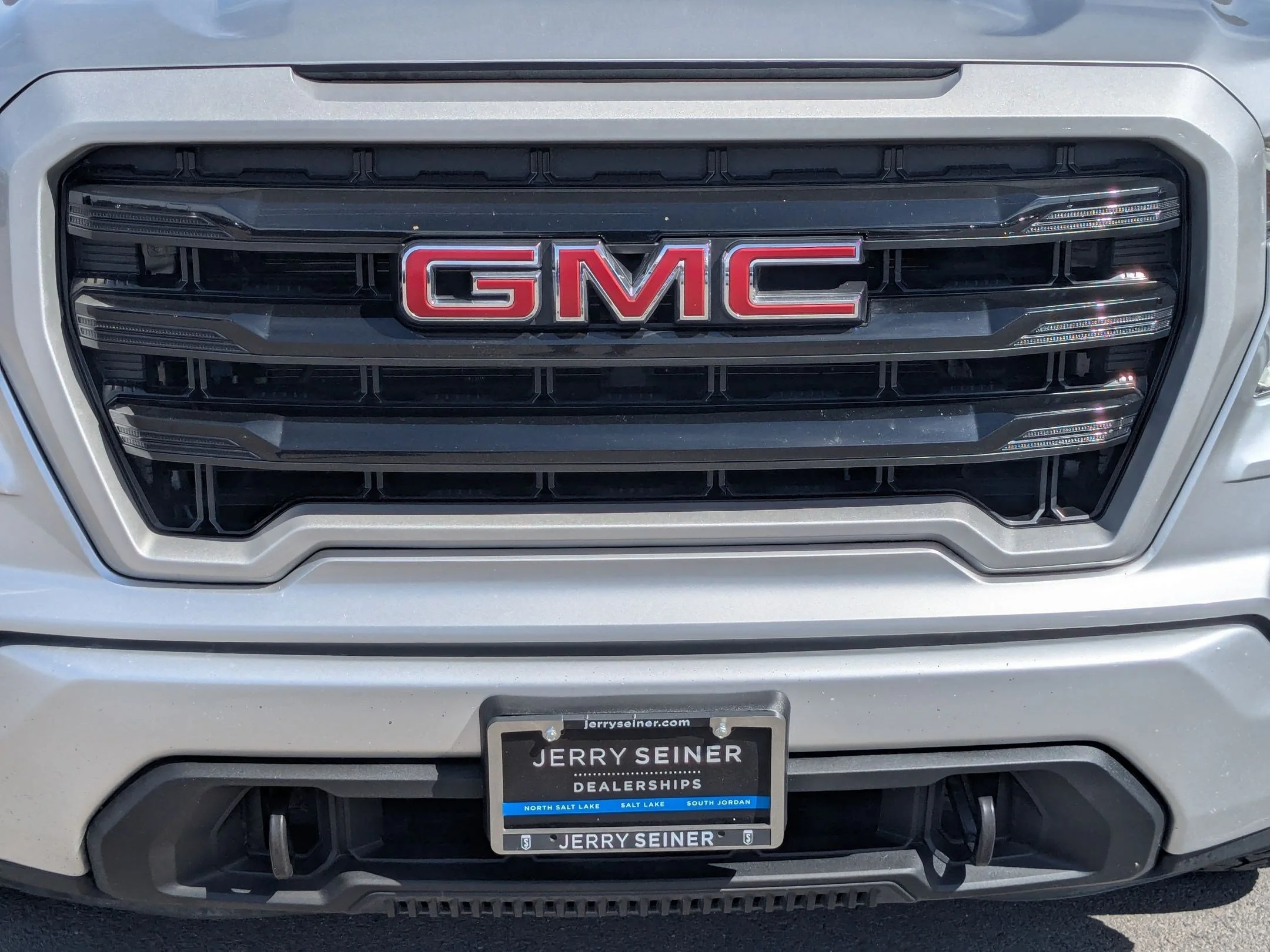 Used 2021 Quicksilver Metallic GMC Elevation image 10