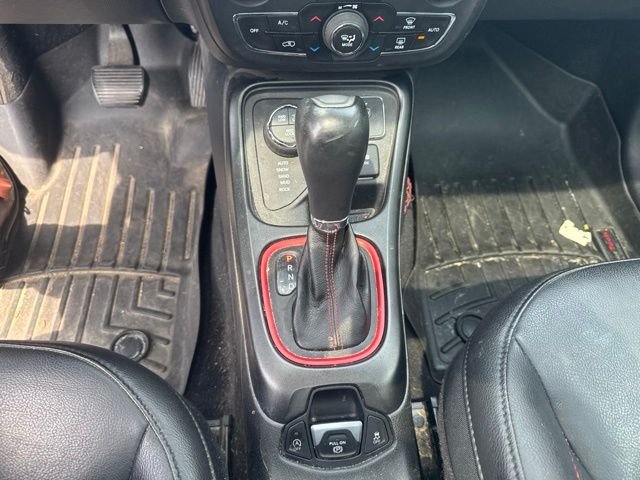 Used 2018 Granite Crystal Metallic Clearcoat Jeep Trailhawk image 15