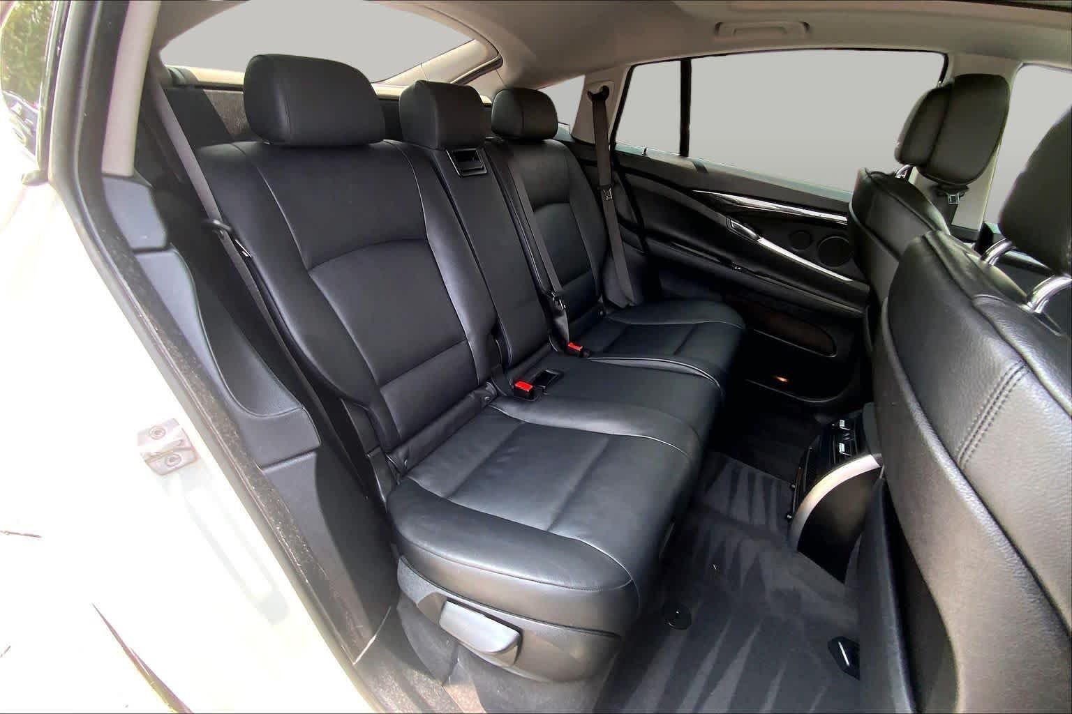 Used 2013 Alpine White BMW 535i image 21
