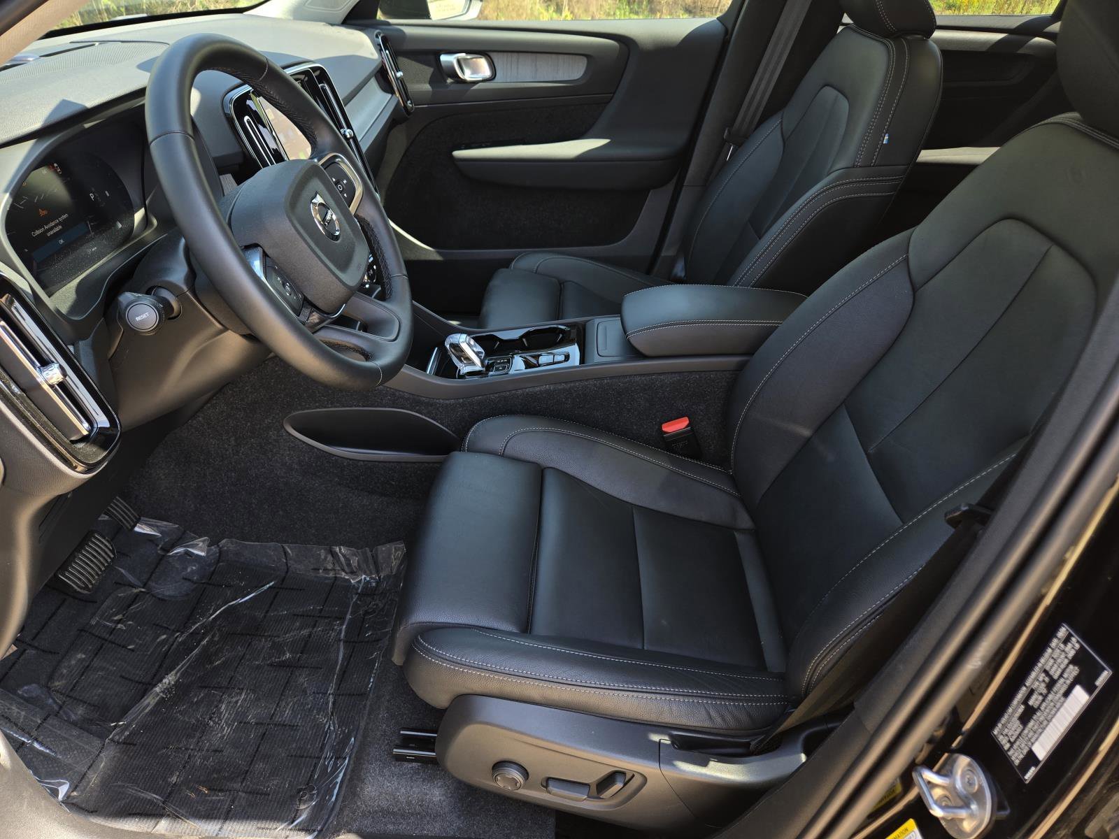 Used 2025 Black Volvo Plus Dark Theme image 26