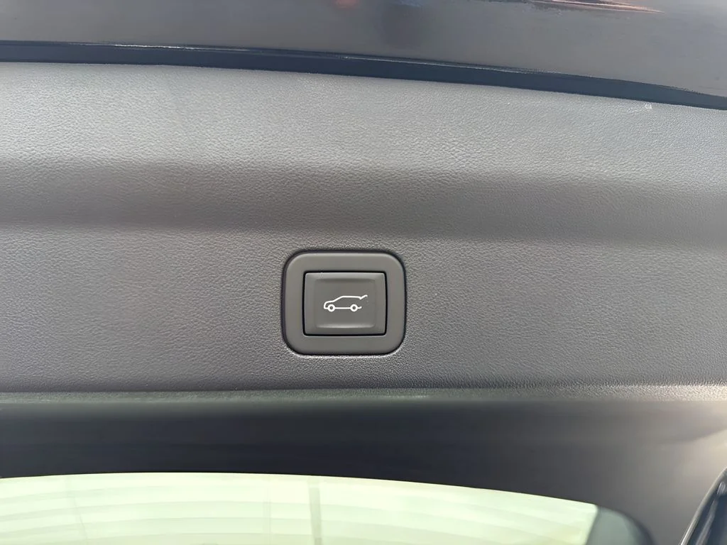 Used 2025 Black Cadillac Luxury 2 image 31
