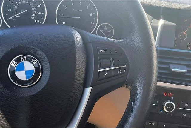 Used 2017 Glacier Silver Metallic BMW sDrive28i image 18