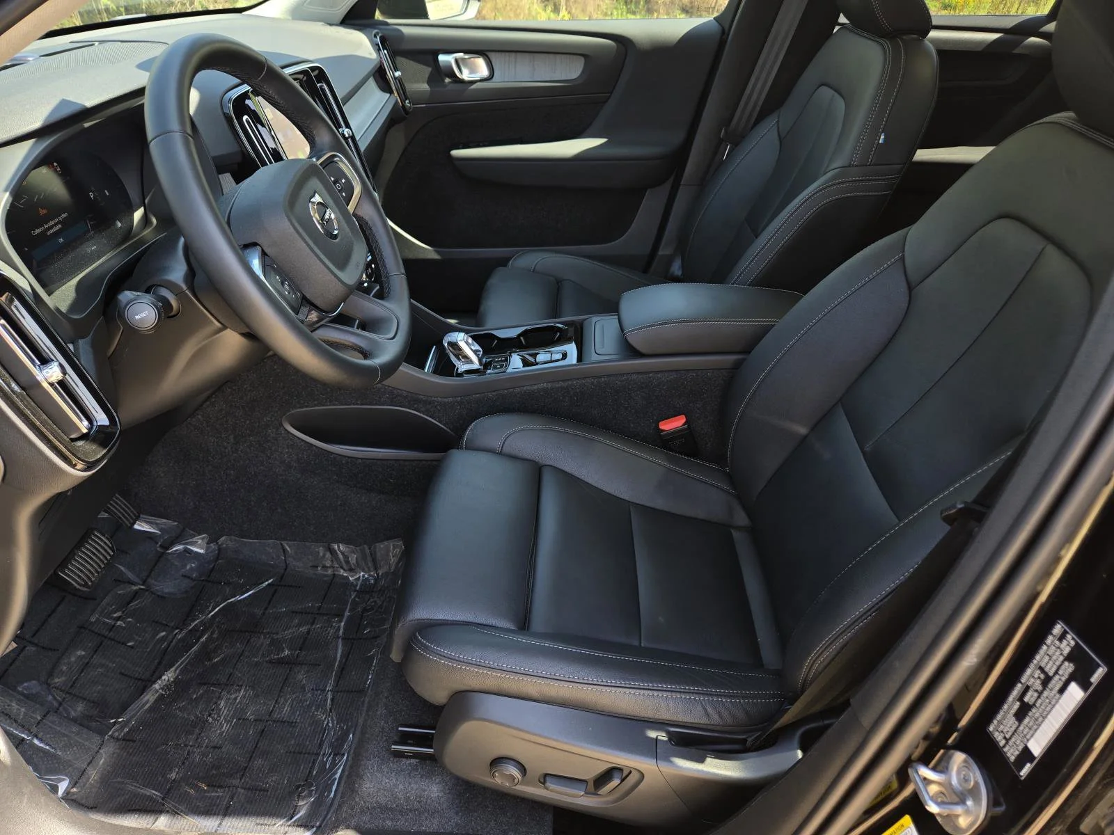 Used 2025 Black Volvo Plus Dark Theme image 26