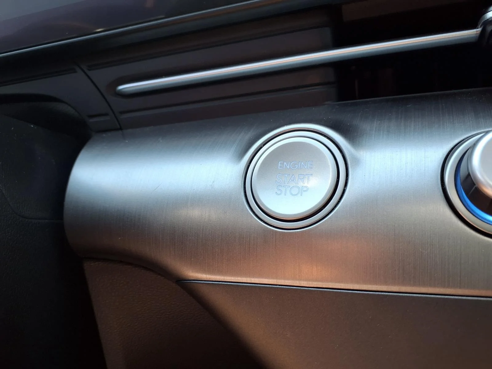 Used 2025 Cyber Gray Metallic Hyundai SEL image 10