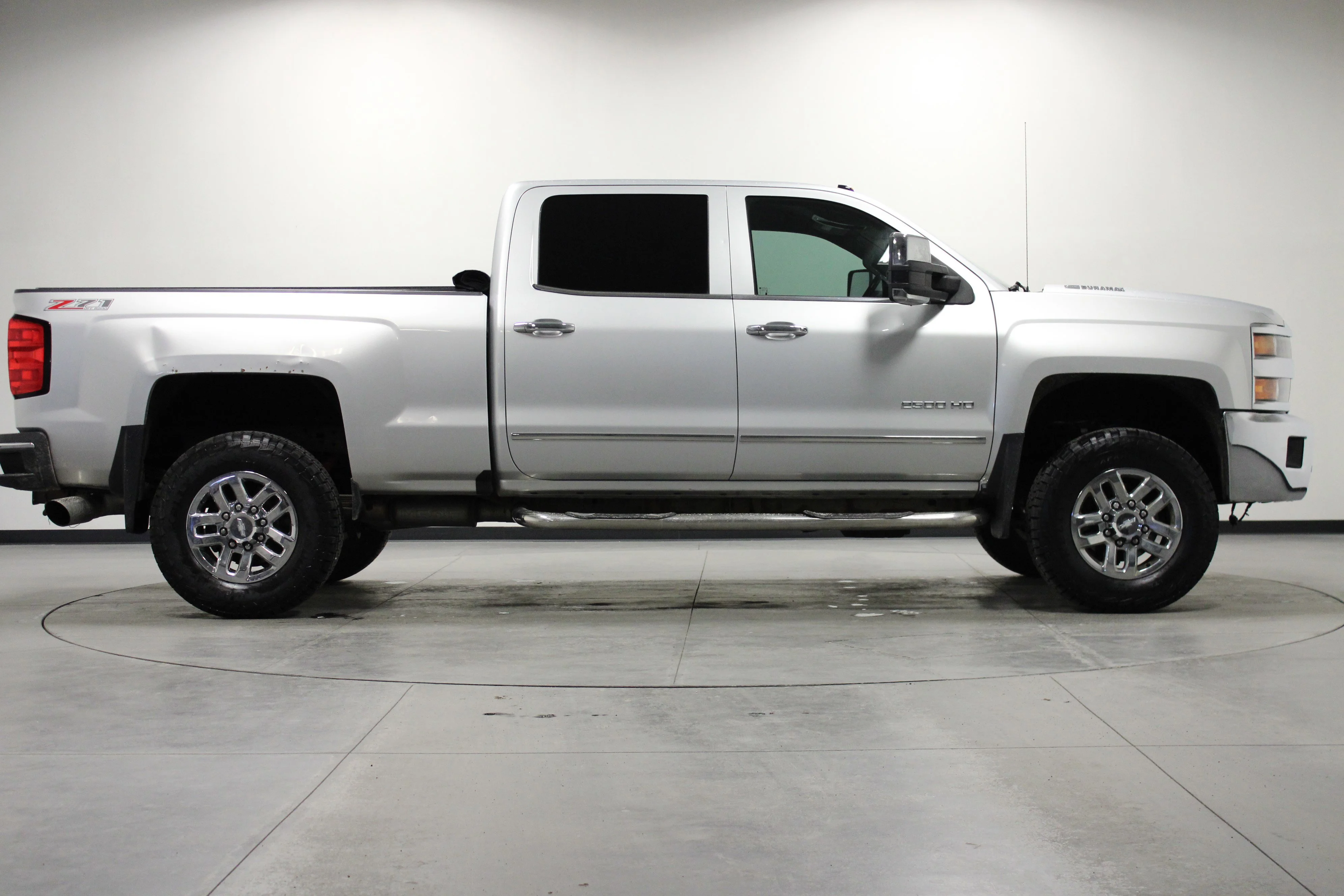 Used 2016 SILVER ICE METALLIC Chevrolet LTZ image 3