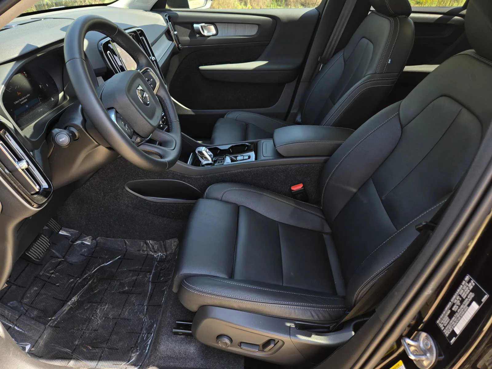 Used 2025 Black Volvo Plus Dark Theme image 26
