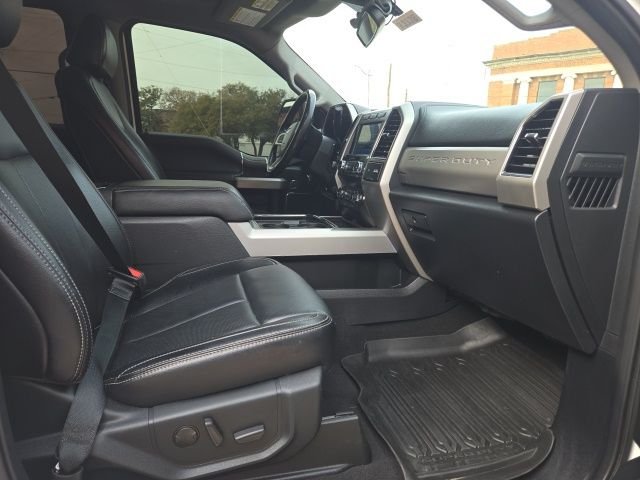 Used 2021 White Ford Lariat image 17