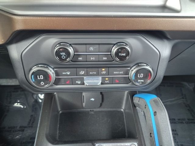 Used 2023 Blue Ford Outer Banks image 19