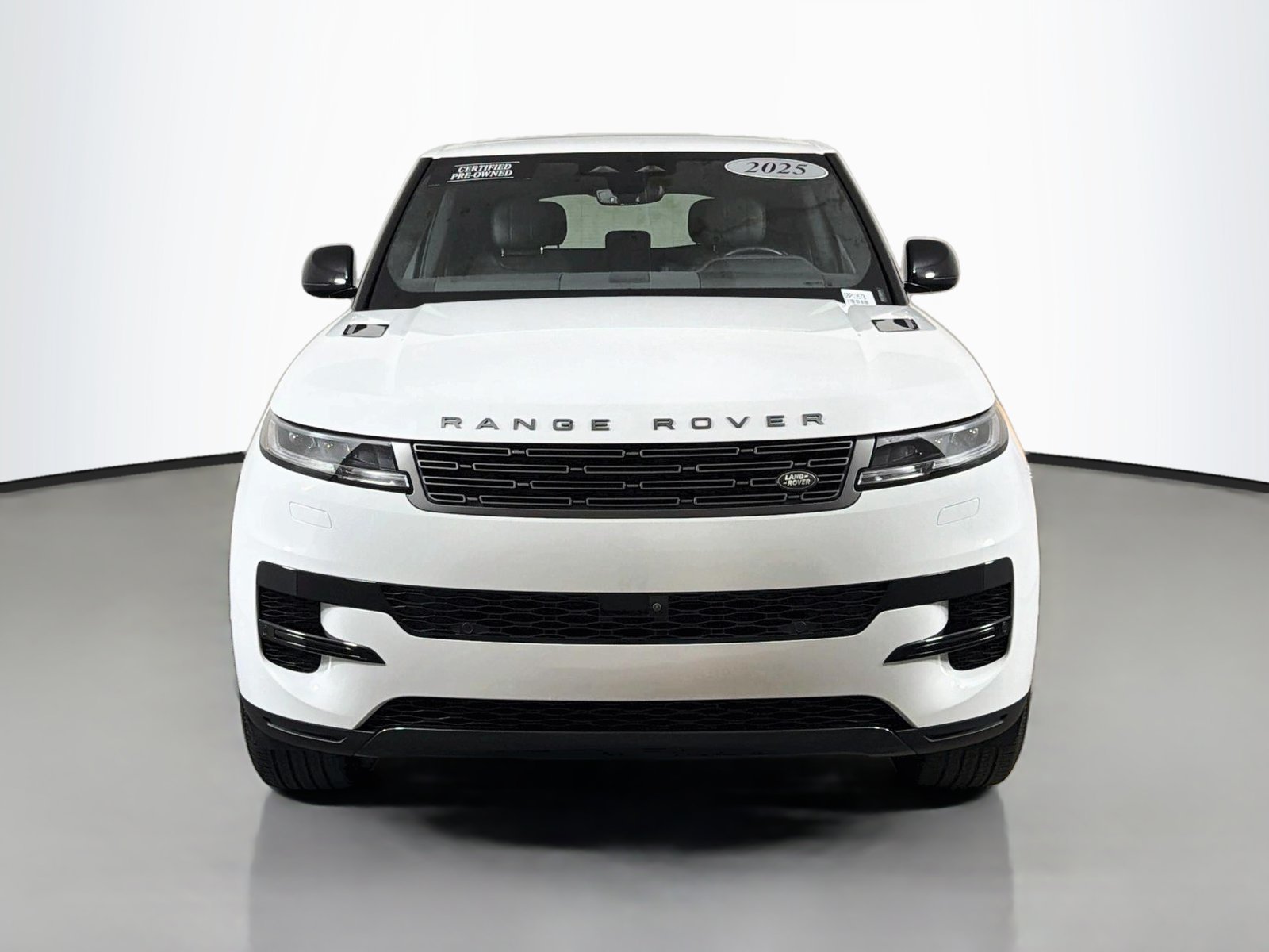 Certified Used 2025 Fuji White Land Rover SE image 7