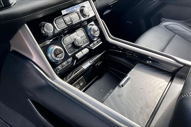 Used 2023 White GMC Denali image 15