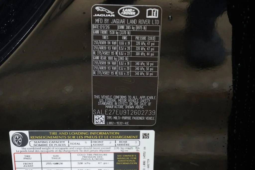 New 2026 Santorini Black Land Rover X-Dynamic SE image 30