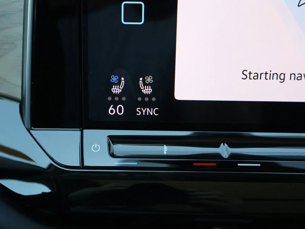 New 2026 Black Volkswagen SE w/Technology image 21