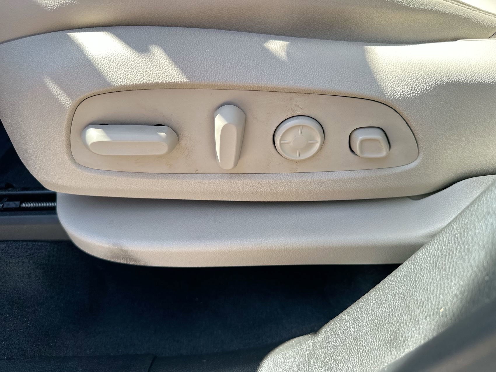 Used 2021 White Frost Tricoat Buick Premium Group image 12
