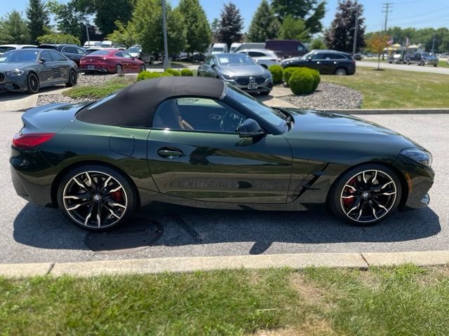 Used 2025 Green BMW sDrive M40i image 6