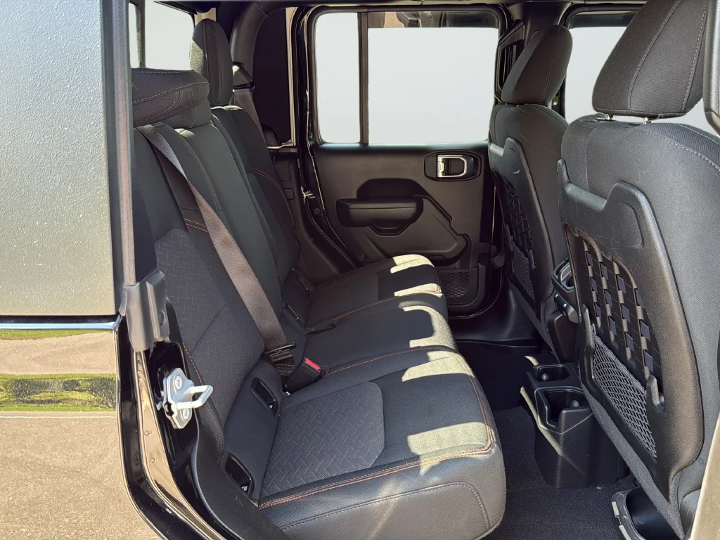 Used 2022 Black Jeep Mojave image 20