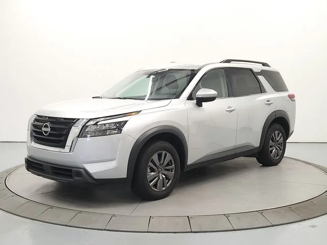 Used 2025 Silver Nissan SV image 3
