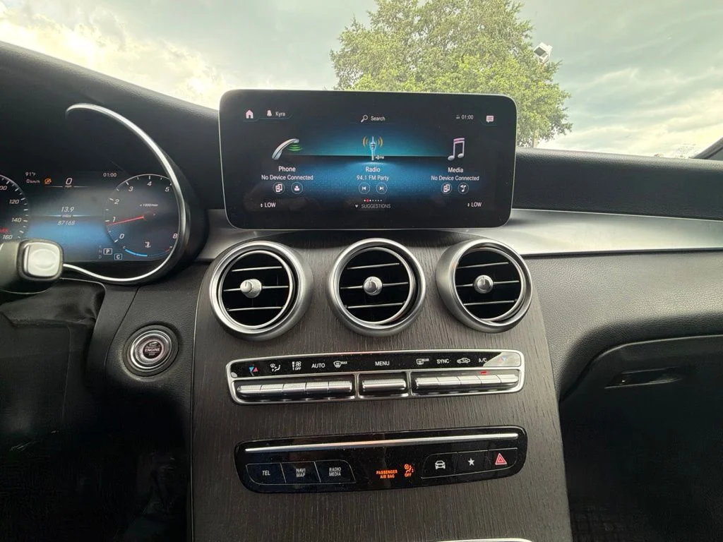Used 2020  Mercedes-Benz GLC 300 image 4