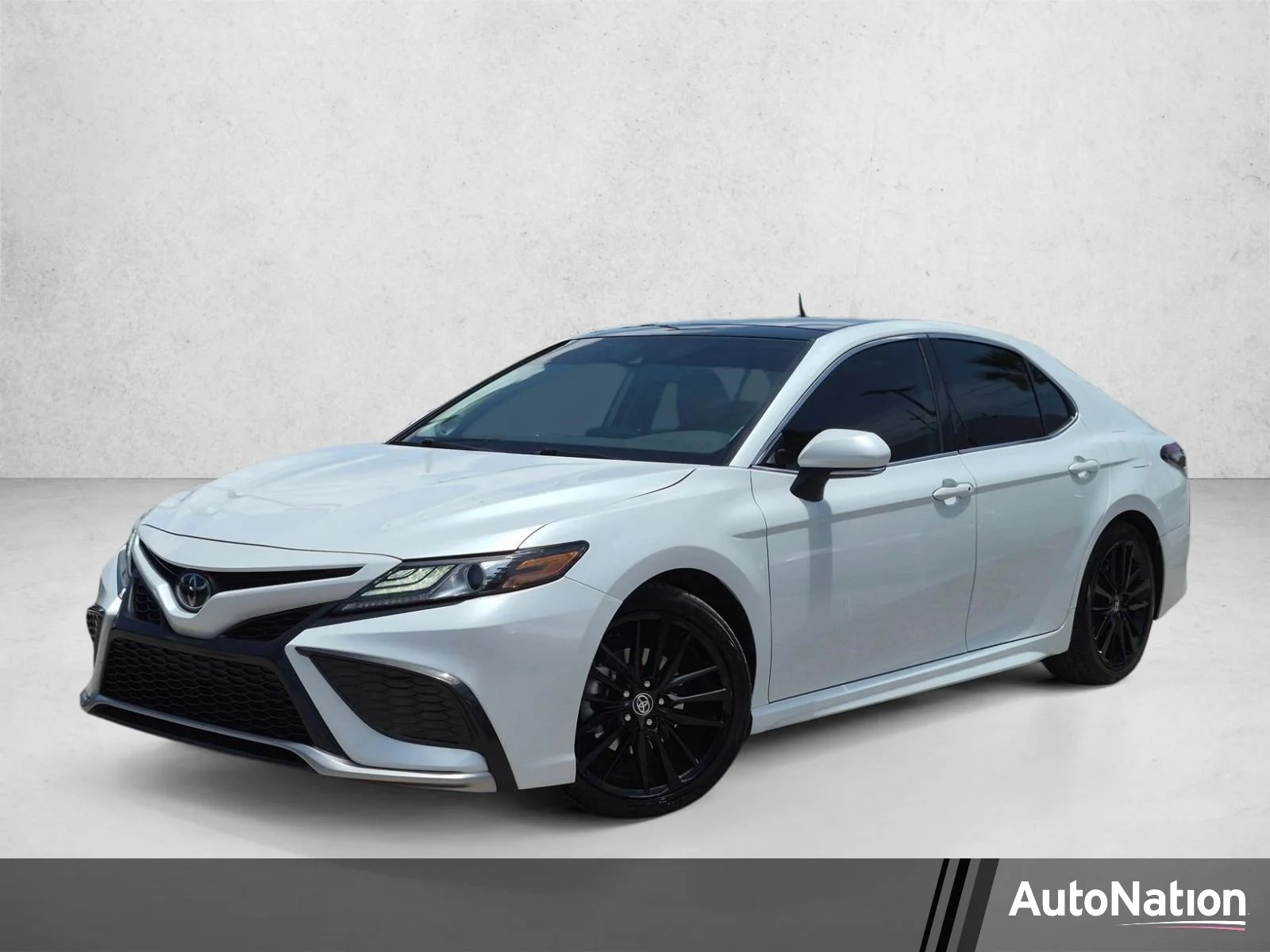 Used 2023 Wind Chill Pearl Toyota XSE image 1