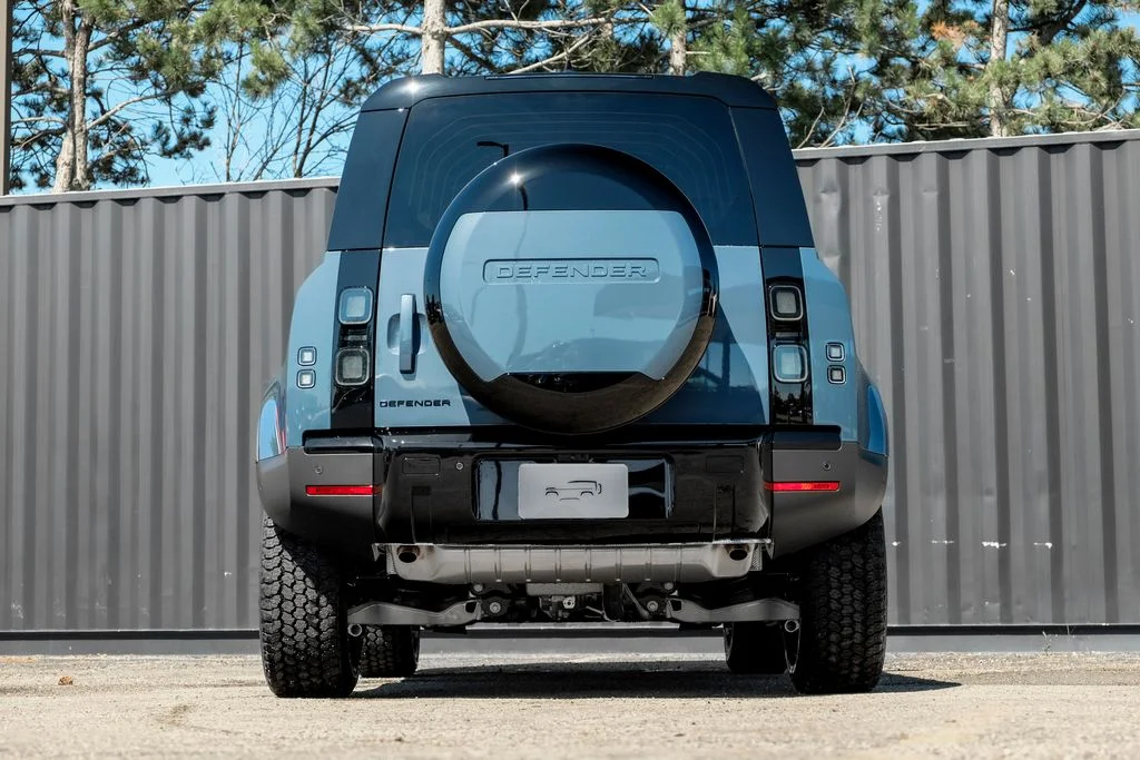 New 2026 Tasman Blue Land Rover S image 7