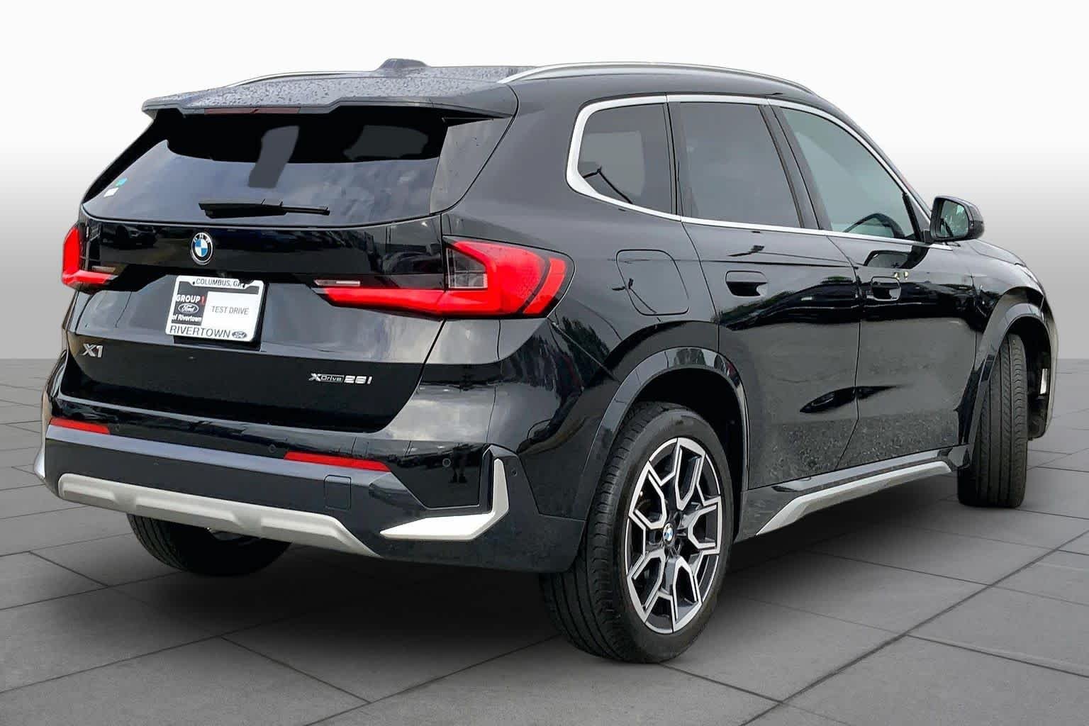 Used 2025 Black Sapphire Metallic BMW xDrive28i image 12