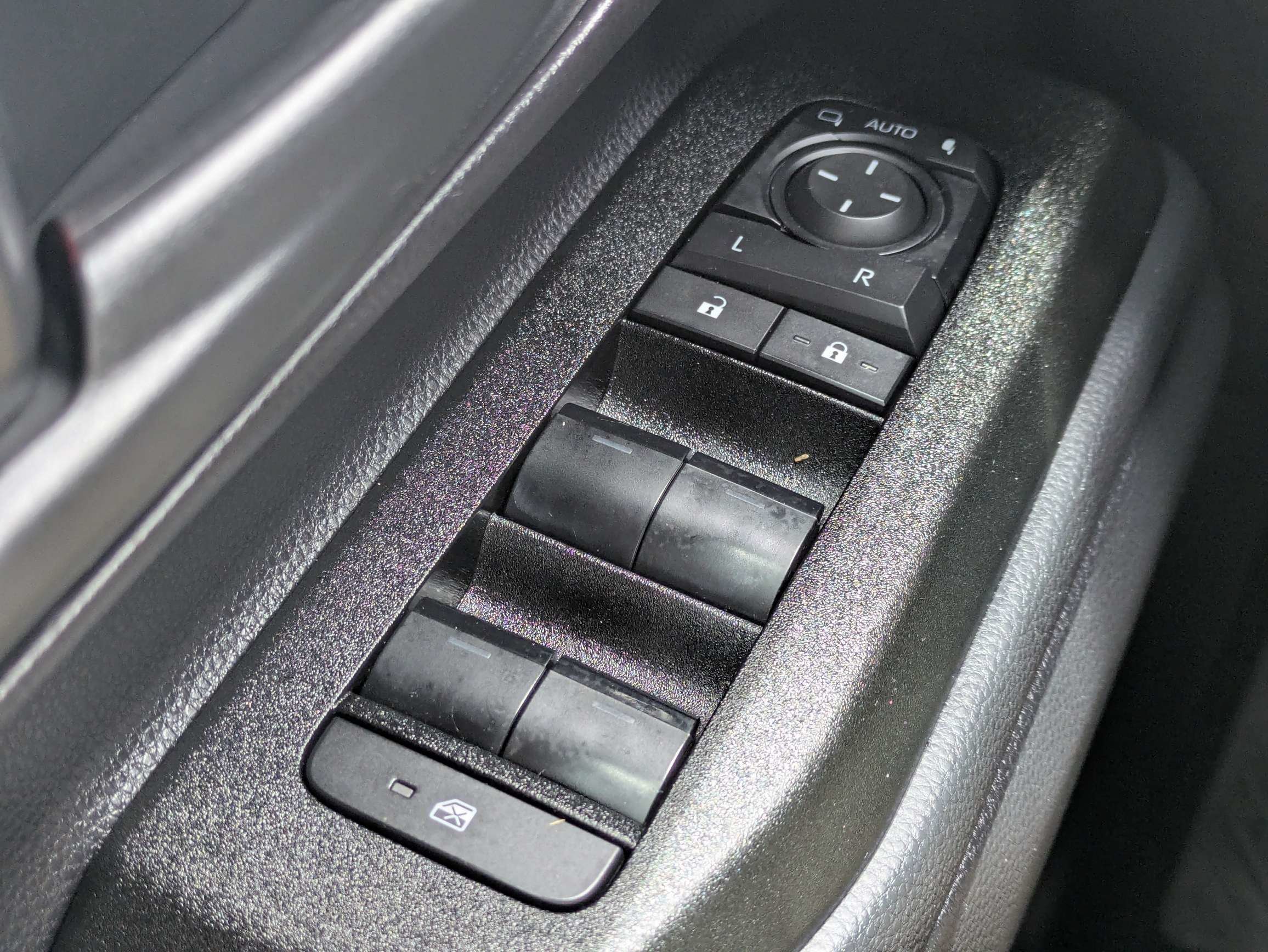 Used 2025 Ice Cap Toyota 1958 image 27