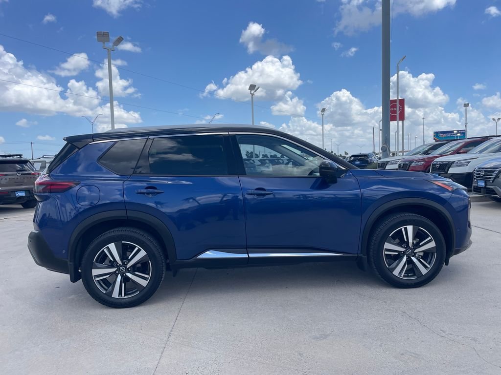 Used 2023 Blue Nissan SL image 6