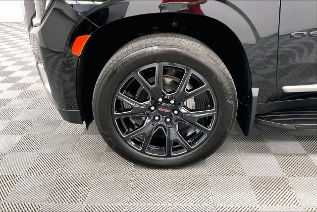 Used 2023 Onyx Black GMC Denali image 10