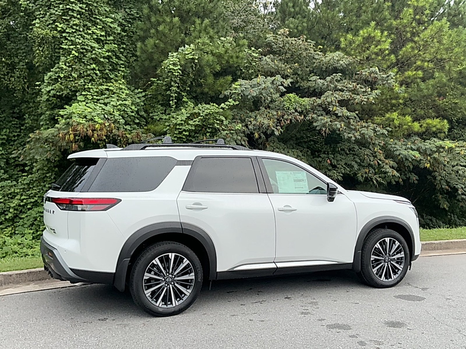 New 2026 Everest White Pearl Tricoat Nissan Platinum image 2