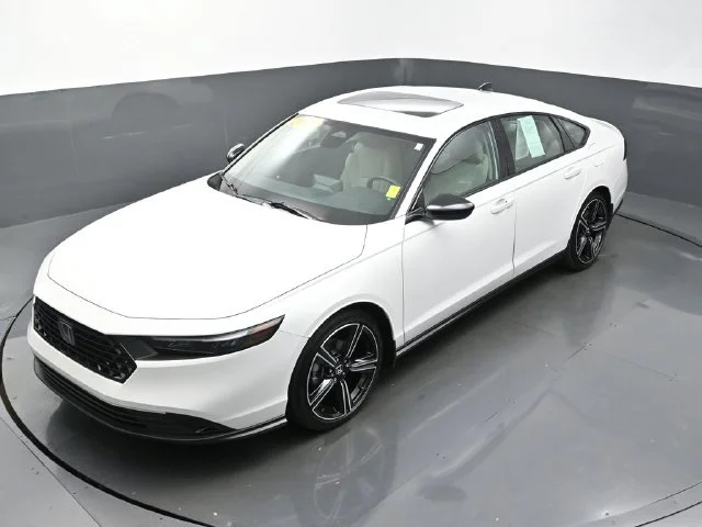 Used 2026 White Honda SE image 40
