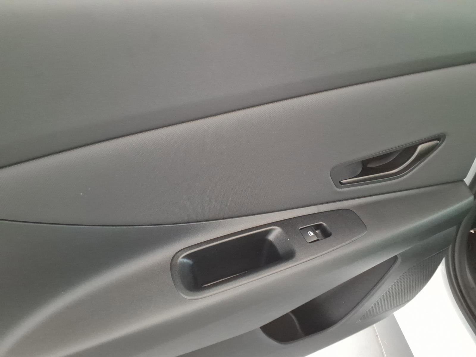 2025 Hyundai Elantra Blue - Photo 15