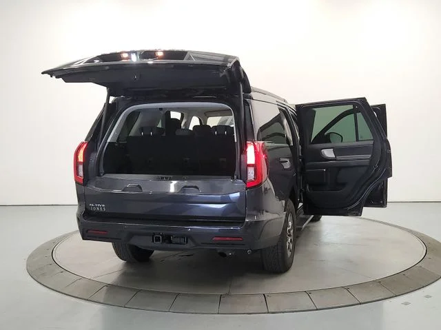 Used 2025 Gray Ford Active image 15
