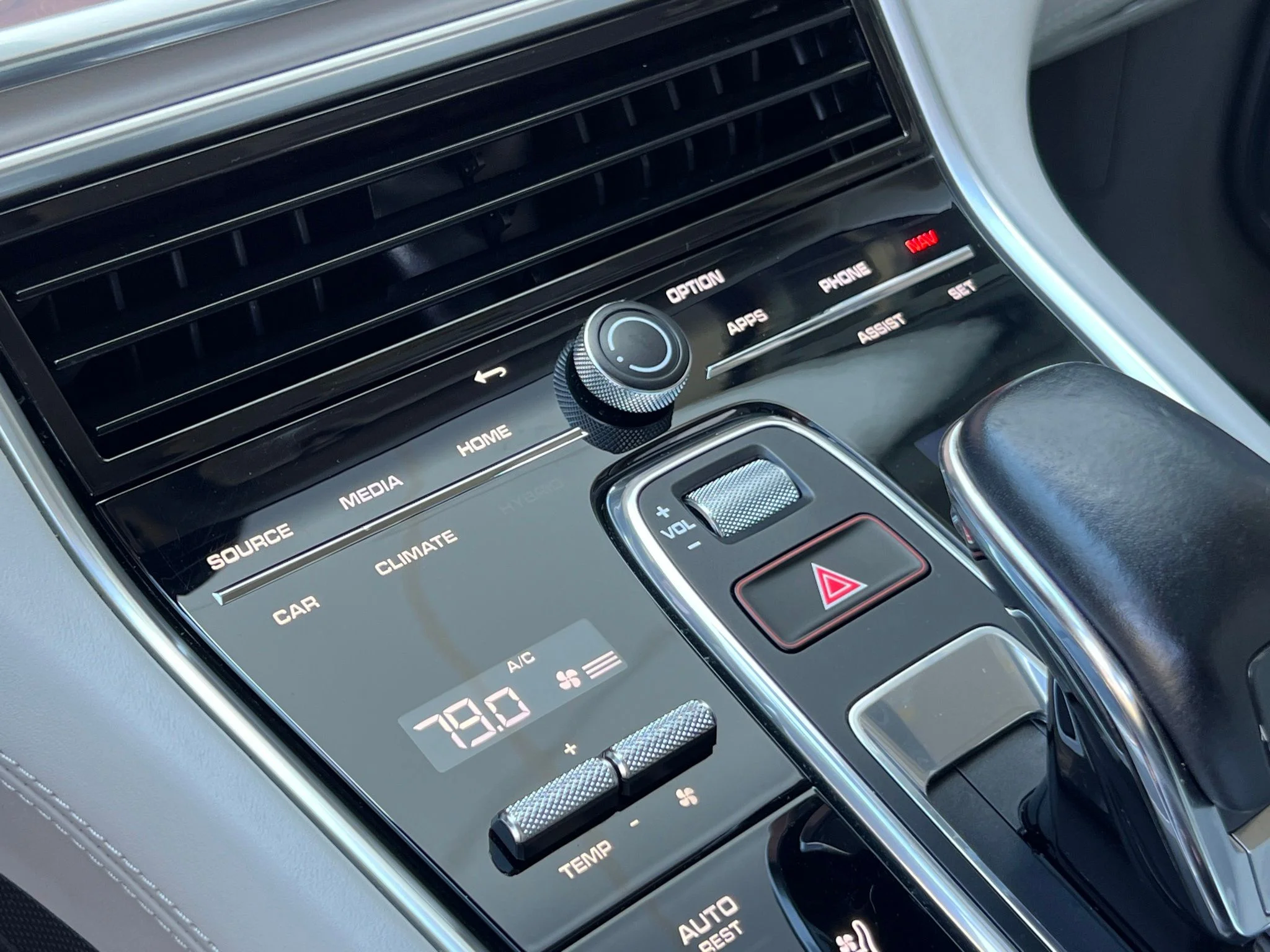 Used 2023  Porsche 4 Platinum Edition image 23